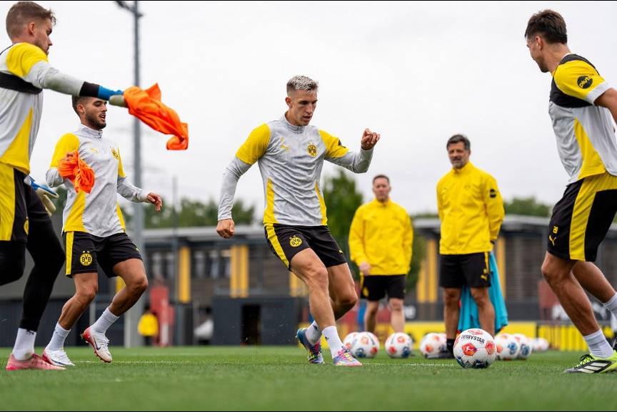 好消息，五个月前遭遇半月板撕裂施洛特贝克重返多特合练